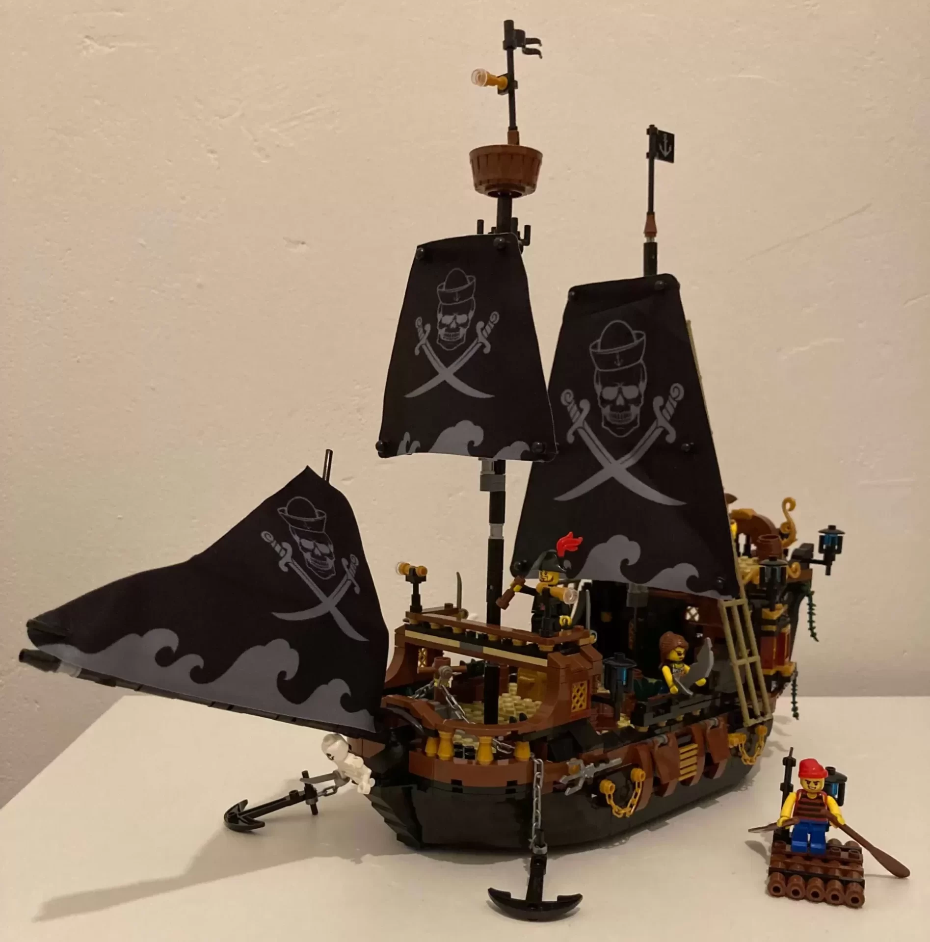 medieval-brick-pirate-ship-moc-the-adventures-of-inappropriate-pirate